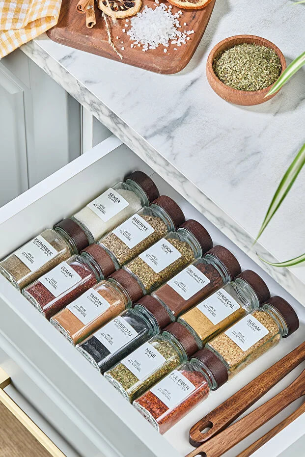 Kitchen Life 12-Piece Square Glass Spice Jar Set with Acacia Lids / 56 Labels Included as a Gift / 12-Piece Spice Jar Set